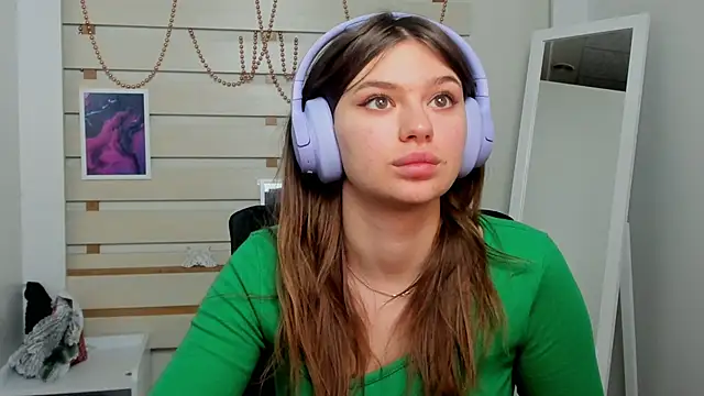 Snapshot of Josephine_Kiss chatting on 02.10.25 Josephine Kiss online show from 02.10.25