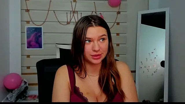 Snapshot of Josephine_Kiss chatting on 02.12.25 Josephine Kiss online show from 02.12.25