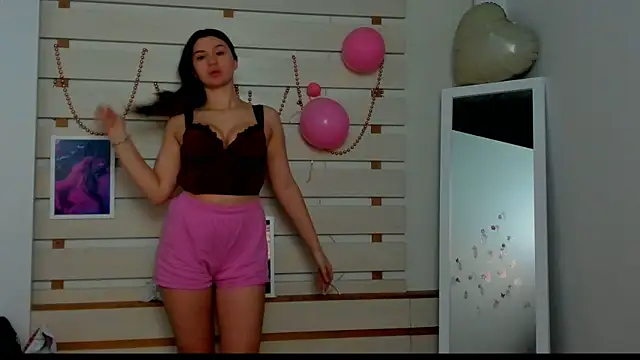 Snapshot of Josephine_Kiss chatting on 02.13.25 Josephine Kiss online show from 02.13.25
