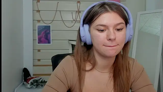 Snapshot of Josephine_Kiss chatting on 02.19.25 Josephine Kiss online show from 02.19.25