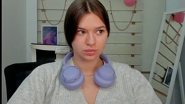 Snapshot of Josephine_Kiss chatting on 02.24.25 Josephine Kiss online show from 02.24.25