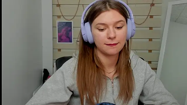 Snapshot of Josephine_Kiss chatting on 02.25.25 Josephine Kiss online show from 02.25.25
