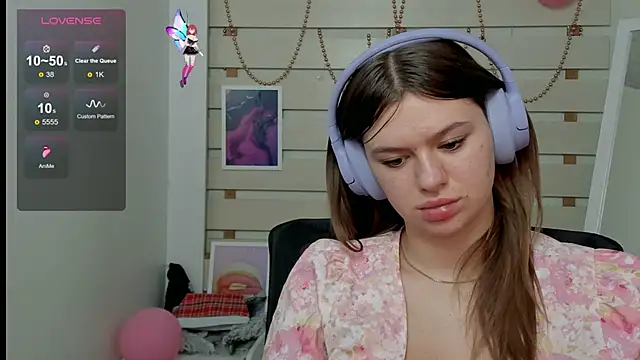 Snapshot of Josephine_Kiss chatting on 03.08.25 Josephine Kiss online show from 03.08.25