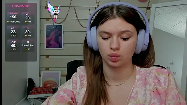 Snapshot of Josephine_Kiss chatting on 03.08.25 Josephine Kiss online show from 03.08.25