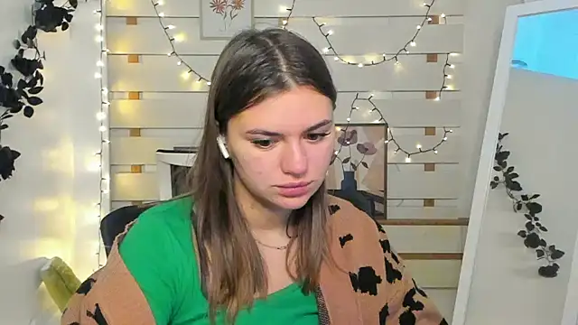 Josephine Kiss online show from 11.15.25