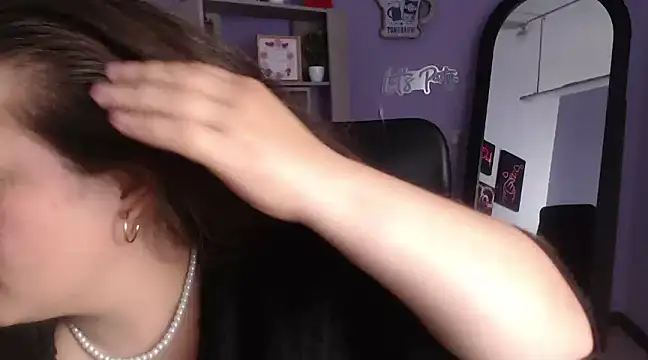 SaraThomso online show from 12.30.24