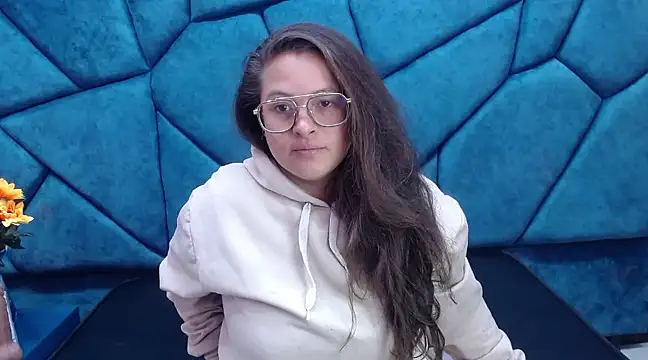 SaraThomso online show from 01.25.25