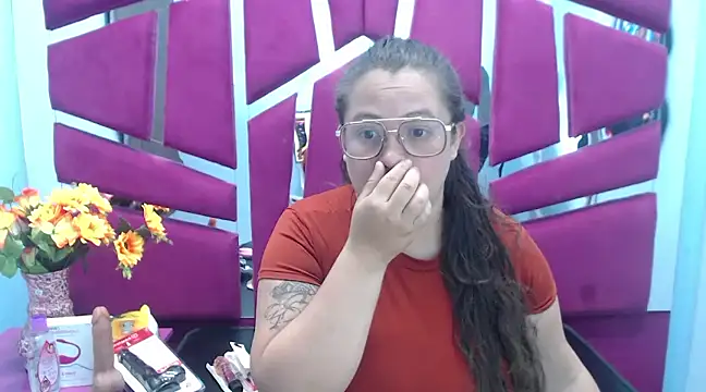 SaraThomso online show from 02.05.25