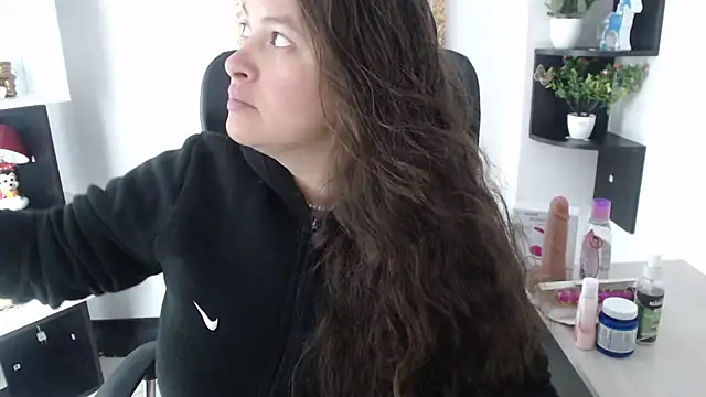 SaraThomso online show from 02.07.25