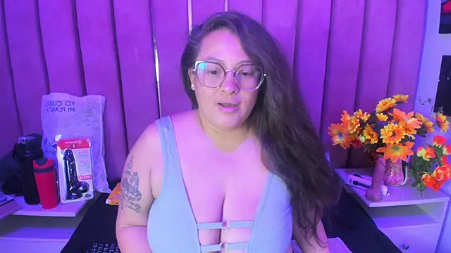 SaraThomso online show from 11.12.25