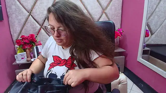 SaraThomso online show from 12.02.25