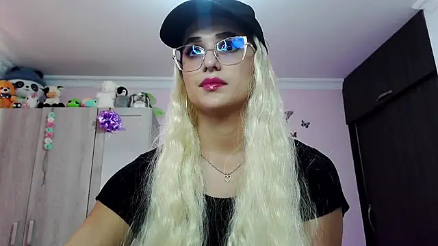 caroline jonson online show from 02.23.25