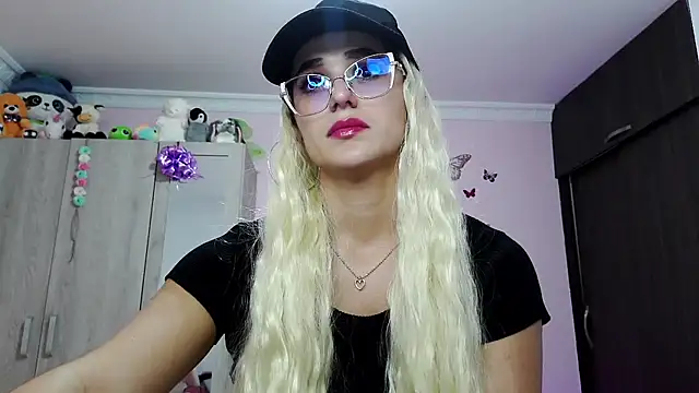 caroline jonson online show from 02.23.25