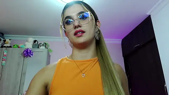 caroline jonson online show from 03.14.25