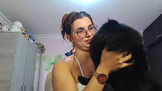 caroline jonson online show from 11.16.25