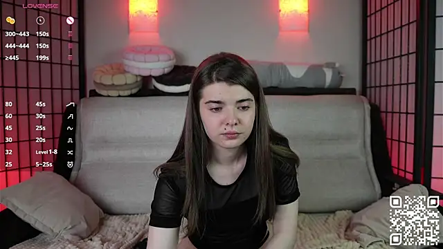 Snapshot of Mary_Shake chatting on 11.19.25 Mary Shake online show from 11.19.25