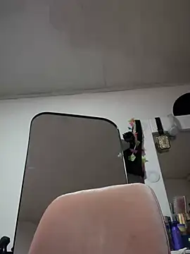 Lorraine Leon online show from 03.21.25