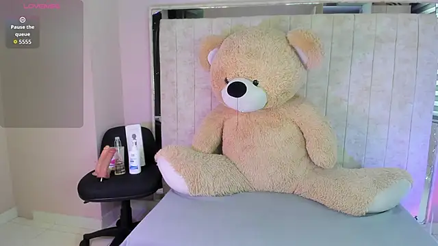 Danna 777  online show from 10.14.25