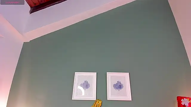  anavictoria  online show from 02.18.25