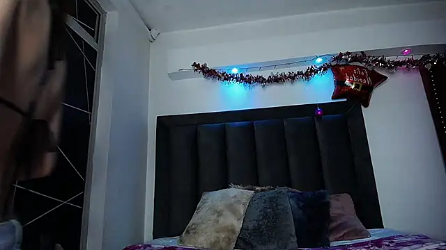 Tifanny Sweett online show from 12.31.24