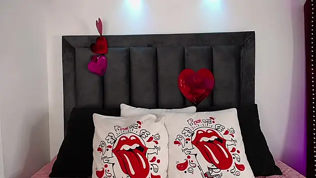 Tifanny Sweett online show from 02.20.25