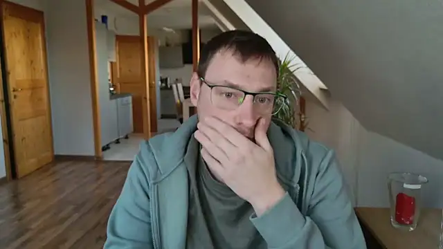 Snapshot of Relsxboy chatting on 01.08.25 Relsxboy online show from 01.08.25