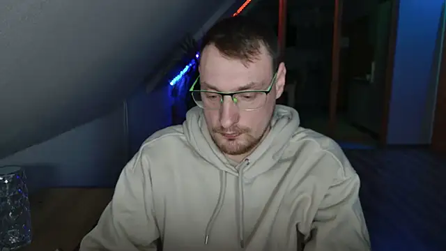 Snapshot of Relsxboy chatting on 02.13.25 Relsxboy online show from 02.13.25