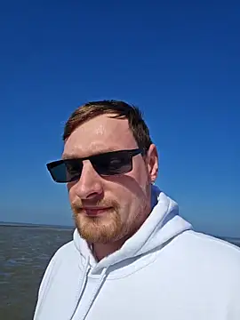 Snapshot of Relsxboy chatting on 03.21.25 Relsxboy online show from 03.21.25