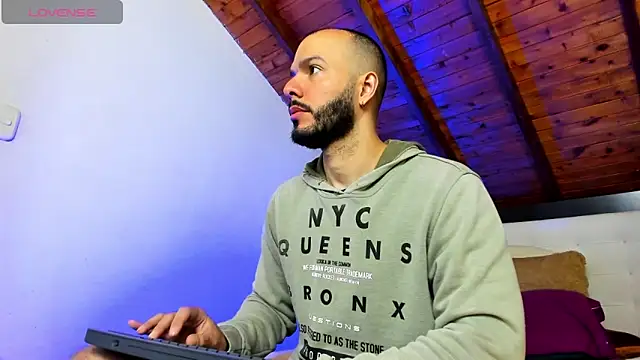 Tom Bailey online show from 04.16.26