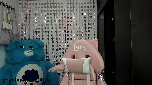 Snapshot of lucyy_tay chatting on 12.07.24 lucyy tay online show from 12.07.24