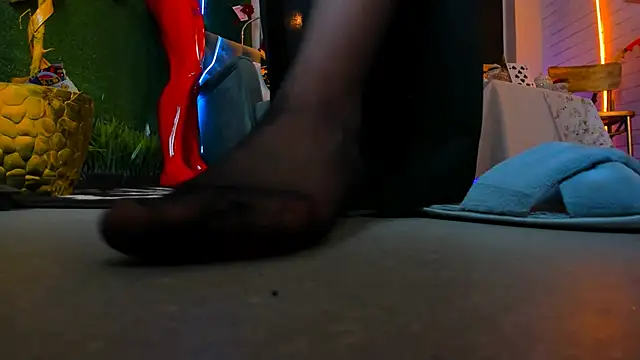 LolaLemona online show from 12.12.24