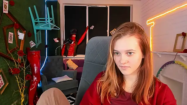 LolaLemona online show from 12.26.24