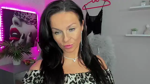 HelenLuxx online show from 02.02.25