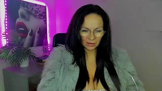 HelenLuxx online show from 09.26.25