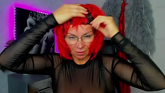 Snapshot of HelenLuxx chatting on 06.03.26 HelenLuxx online show from 06.03.26