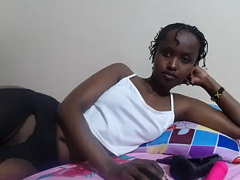 Snapshot of pretty_shee22 chatting on 10.12.25 pretty shee22 online show from 10.12.25