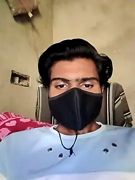 Snapshot of Yasha_14C_Creator chatting on 11.04.25 Yasha 14C Creator online show from 11.04.25