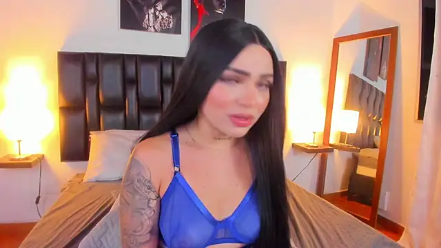 Snapshot of NicoleRouss chatting on 01.08.25 NicoleRouss online show from 01.08.25