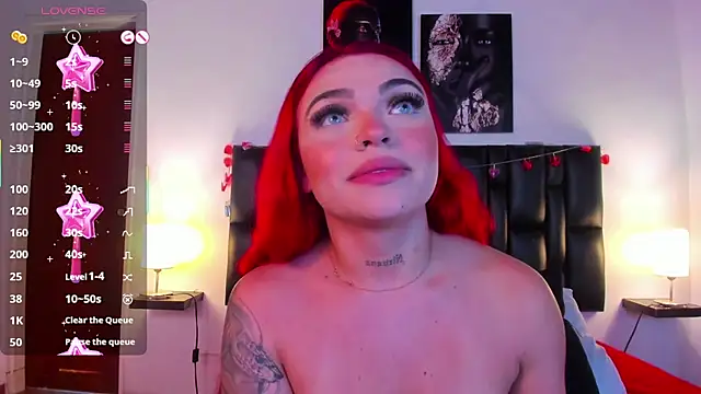 Snapshot of NicoleRouss chatting on 01.30.25 NicoleRouss online show from 01.30.25