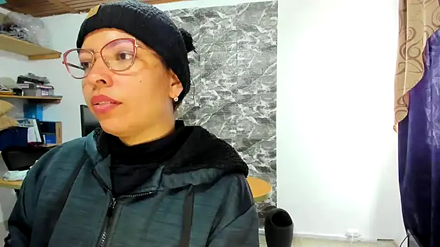 THEBOSSLARA online show from 02.18.25