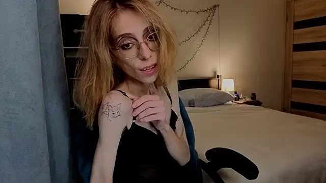 amber quell here online show from 09.18.25