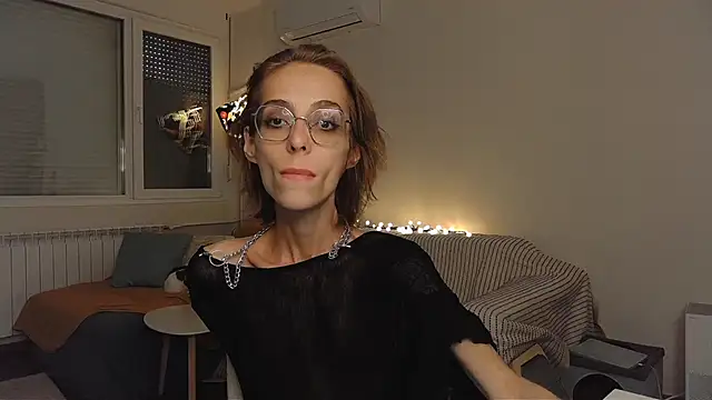 Snapshot of amber_quell_here chatting on 05.24.26 amber quell here online show from 05.24.26