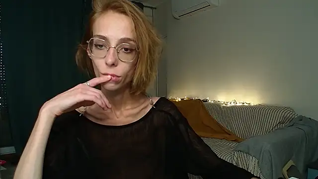 Snapshot of amber_quell_here chatting on 05.30.26 amber quell here online show from 05.30.26