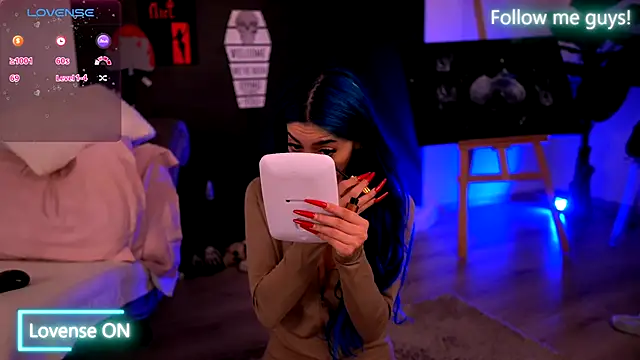 AriaVoss online show from 10.29.25