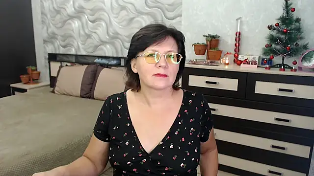 VitaCharm online show from 12.21.24