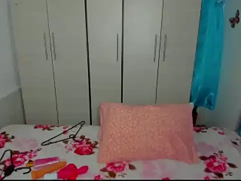 Snapshot of Dana_Jeins chatting on 02.17.25 Dana Jeins online show from 02.17.25