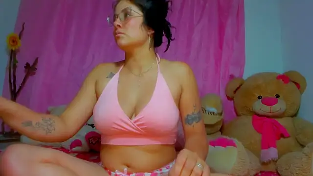 Snapshot of Dana_Jeins chatting on 09.29.25 Dana Jeins online show from 09.29.25