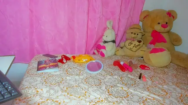 Snapshot of Dana_Jeins chatting on 10.11.25 Dana Jeins online show from 10.11.25