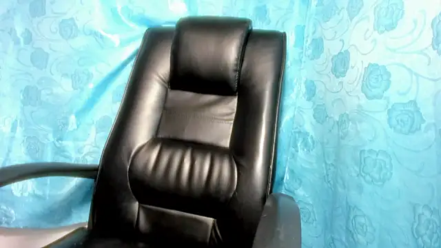 Snapshot of Dana_Jeins chatting on 10.28.25 Dana Jeins online show from 10.28.25