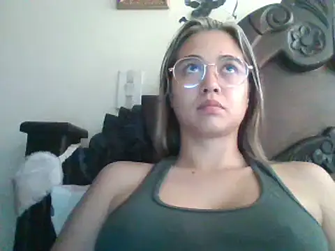 trianabell online show from 02.25.25